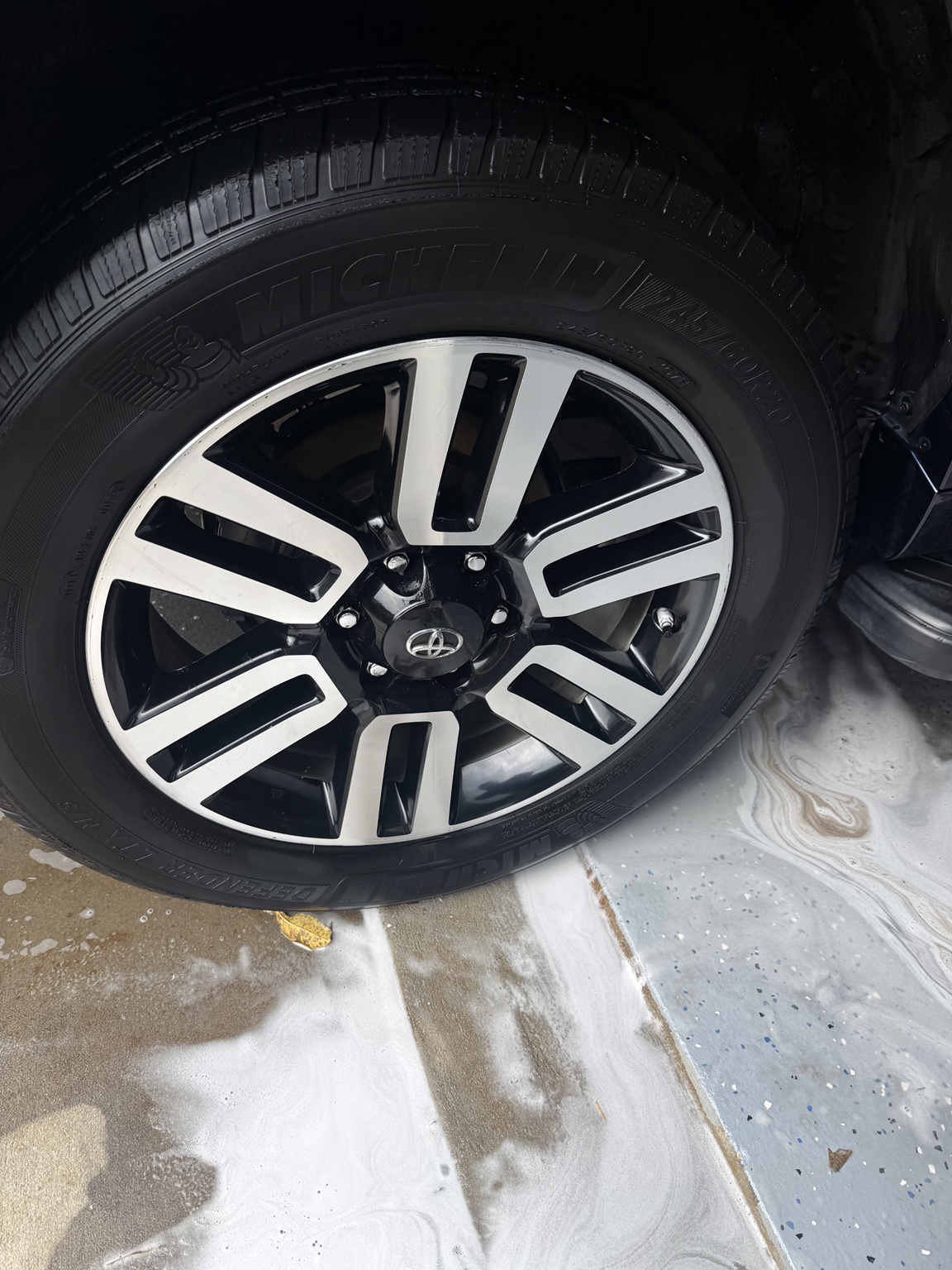 Toyota wheel after Rigger wheel and tire detailing